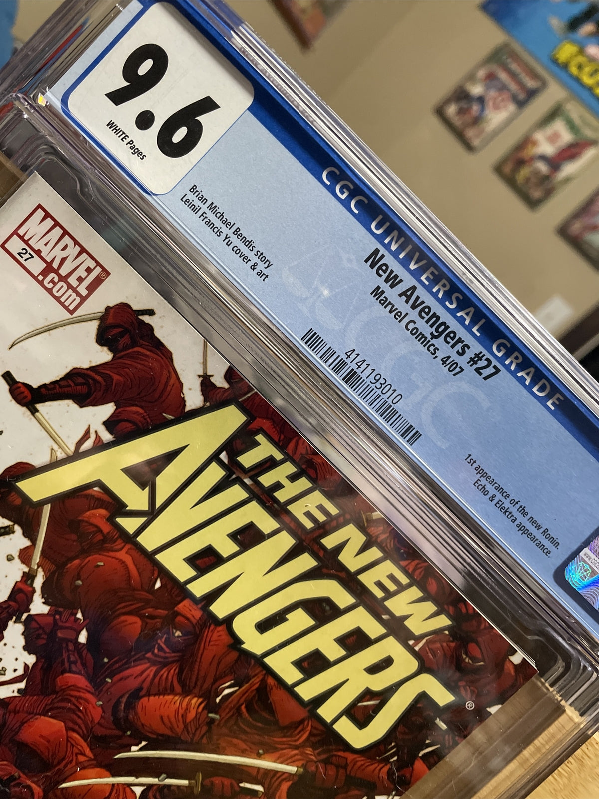 New Avengers #27 (2007) CGC 9.6 (NM+) 1st Appearance Ronin - Marvel Key Hawkeye