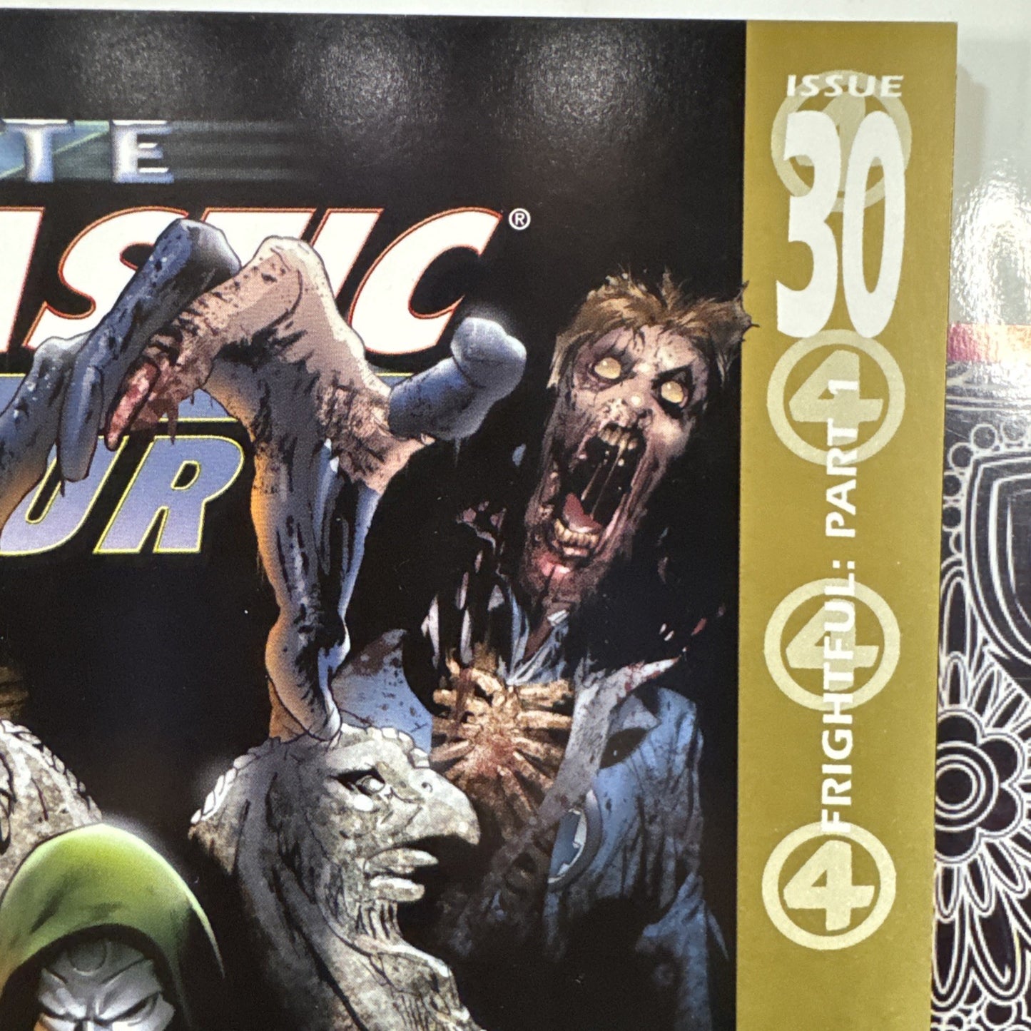Ultimate Fantastic Four #30 Marvel July 2006) KEY Early Marvel Zombie Cover DOOM