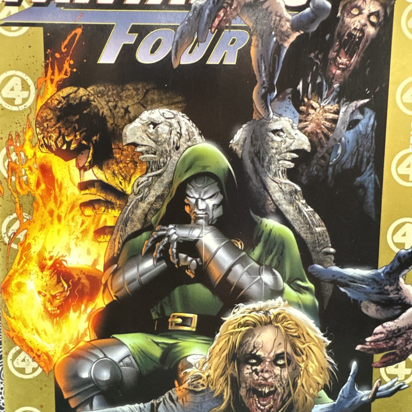 Ultimate Fantastic Four #30 Marvel July 2006) KEY Early Marvel Zombie Cover DOOM