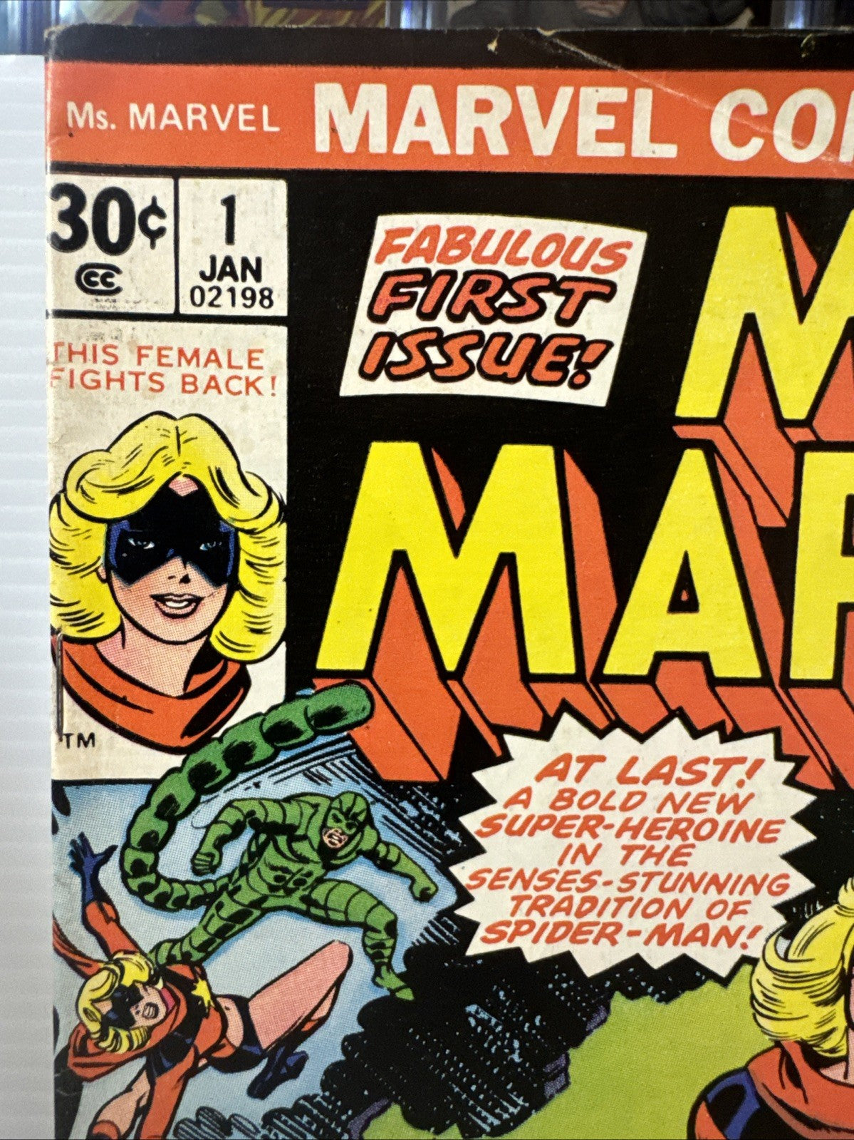 Ms. Marvel #1 (Marvel Comics January 1977)