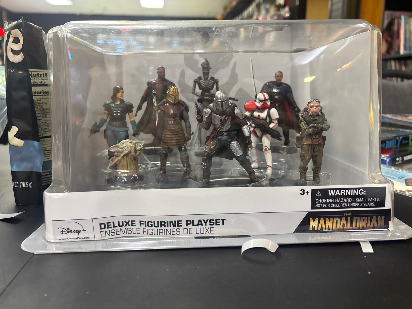 THE MANDALORIAN AND GROGU DELUXE FIGURINE PLAYSET 9 STAR WARS DISNEY STORE ONLY