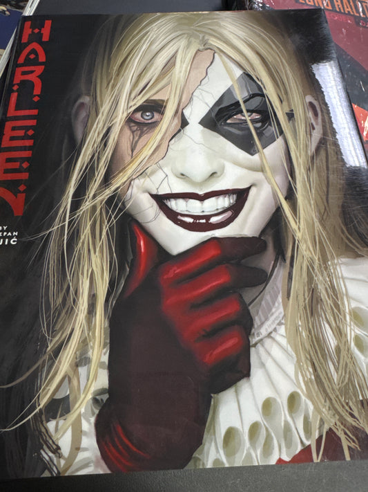 Harleen Book Comic
