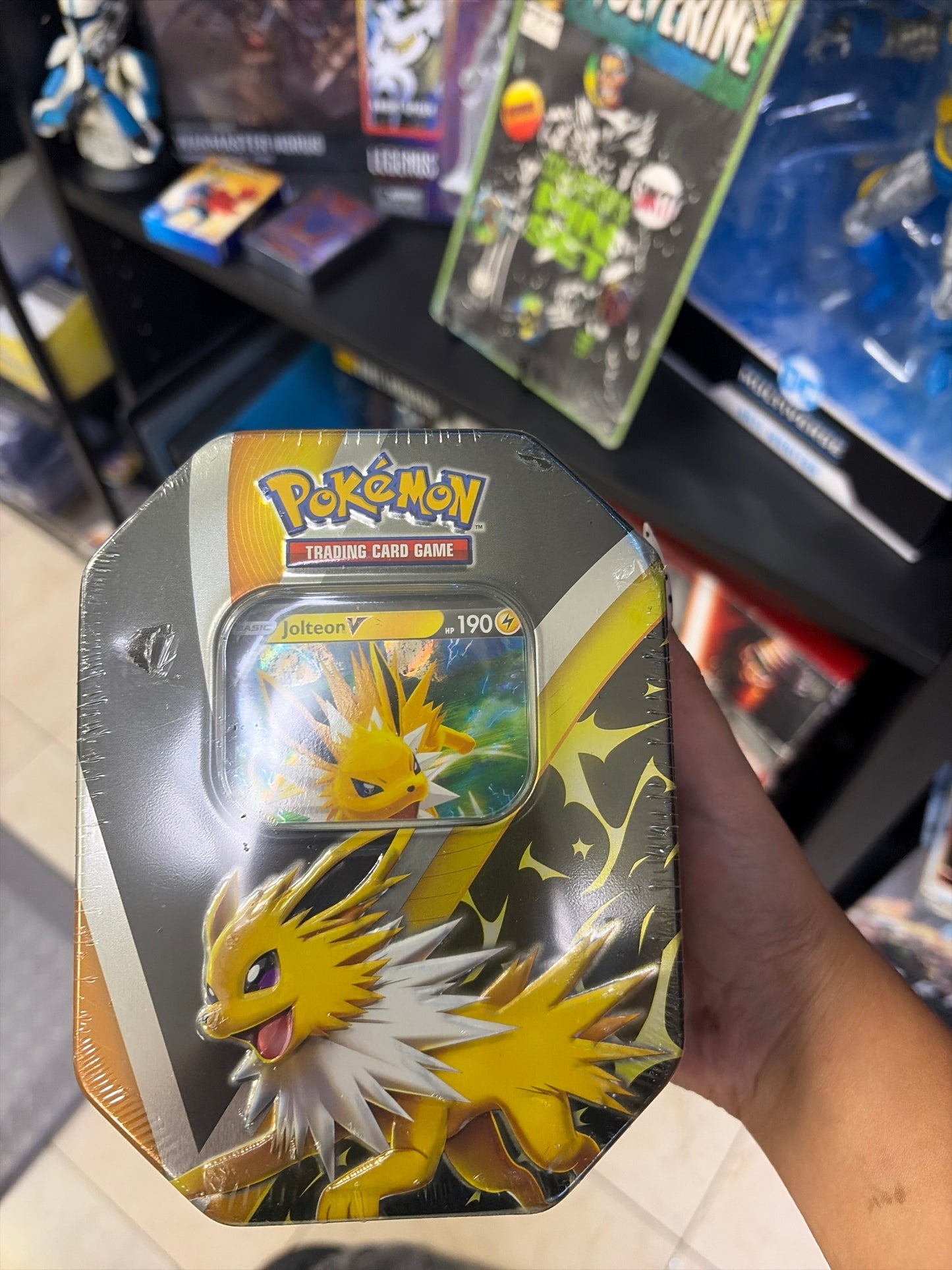 Pokemon TCG Jolteon Tin