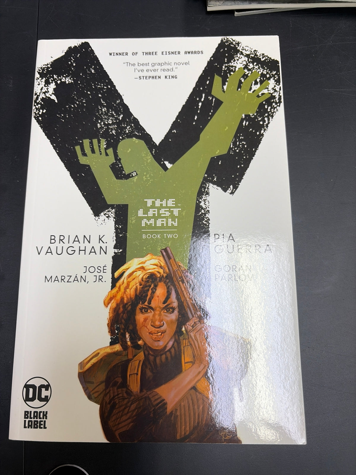 DC Black Label: The Last man Book Two
