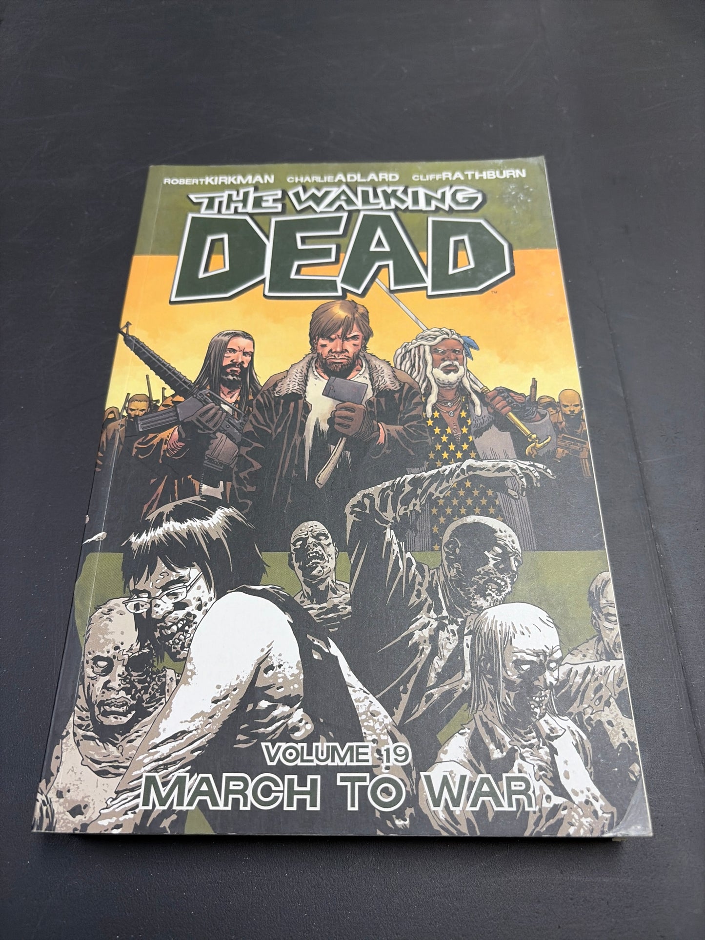 The Walking Dead Vol. 19: March to war