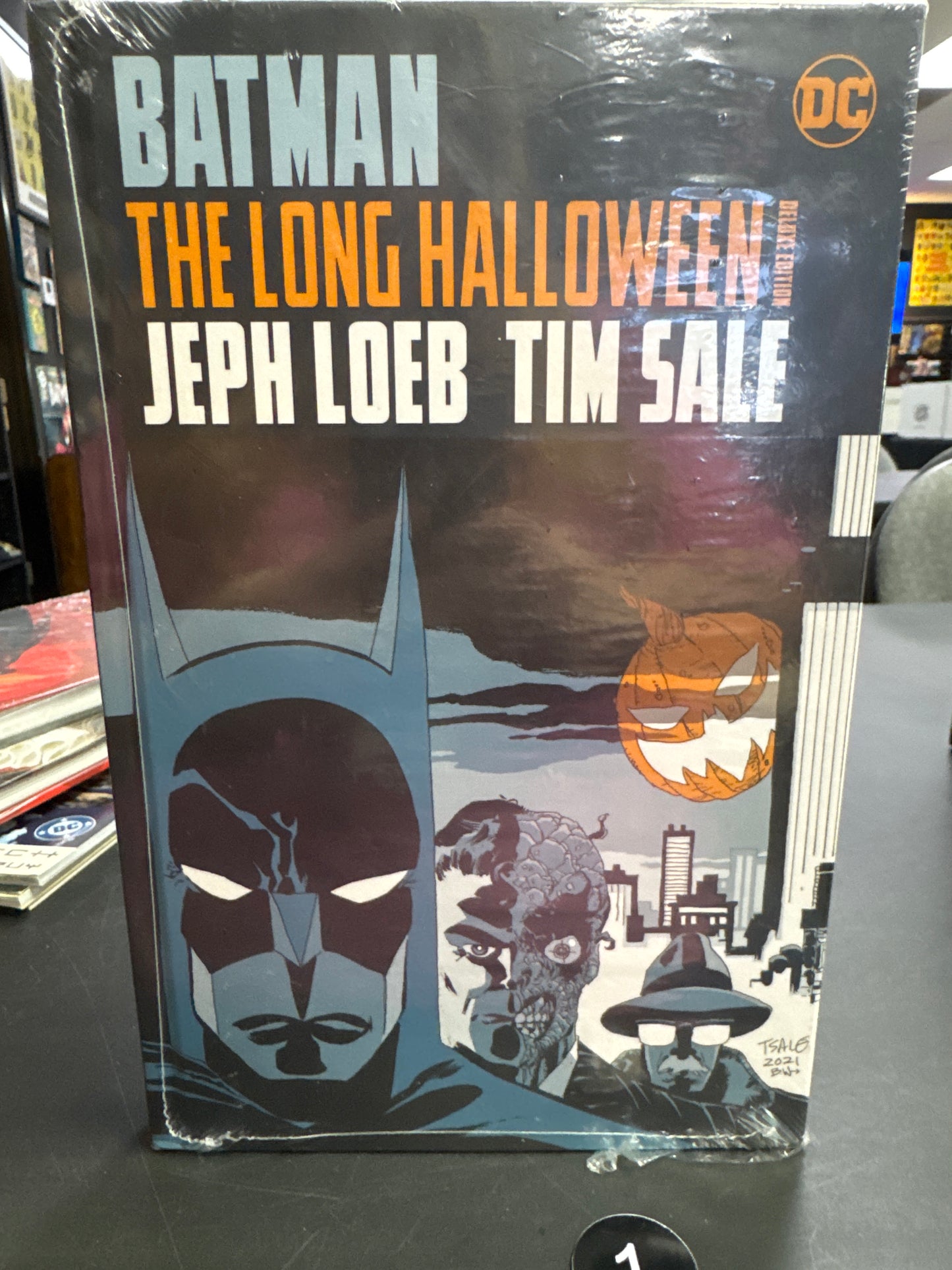 Batman the Long Halloween book